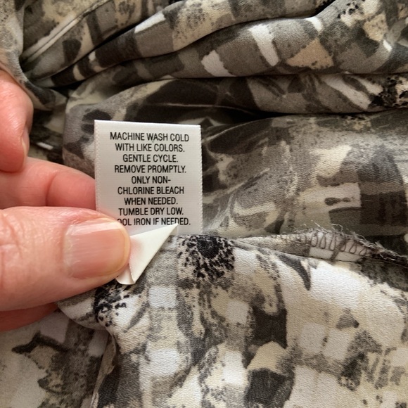 Sheer Sleeveless Tunic - Picture 7 of 8